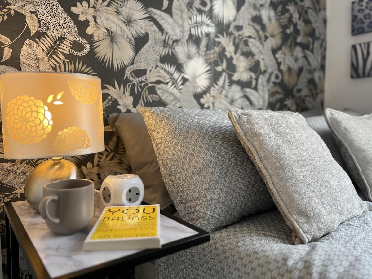 Modernised Central Wigan Townhouse Sleeps Up To 6 Exterior foto
