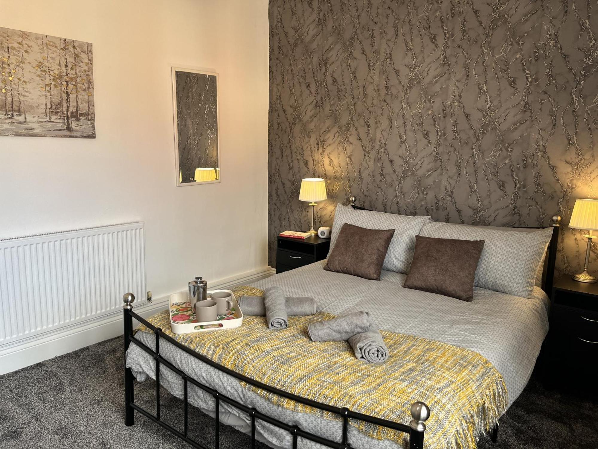 Modernised Central Wigan Townhouse Sleeps Up To 6 Exterior foto