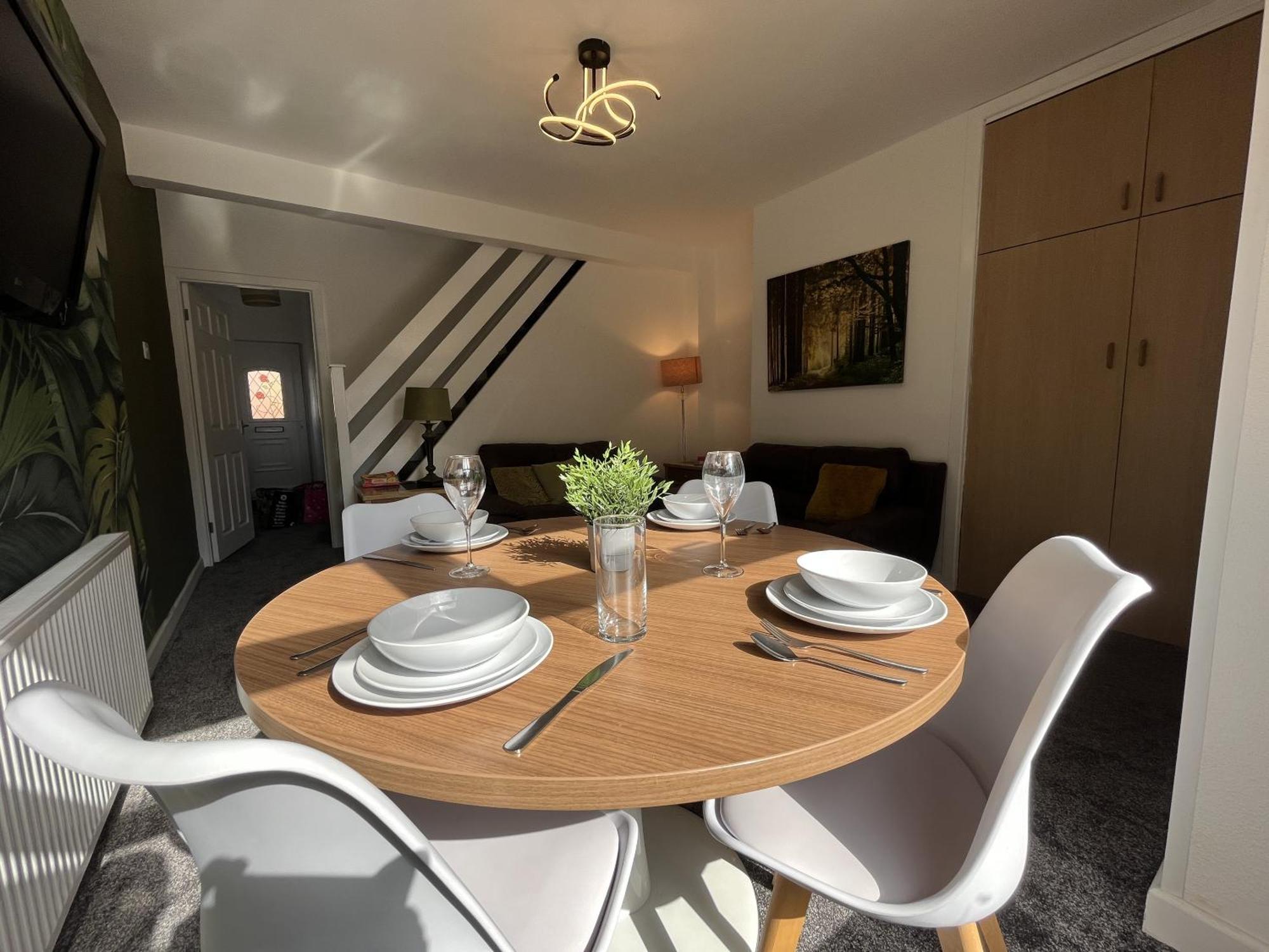 Modernised Central Wigan Townhouse Sleeps Up To 6 Exterior foto